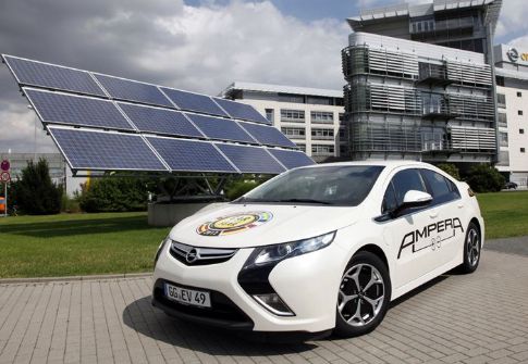 Η Opel συνεχίζει την εκστρατεία της για τη χρήση ηλιακής ενέργειας.
